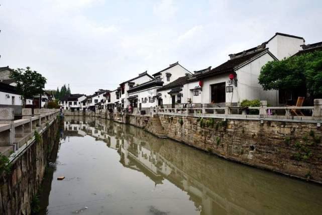 熊黛林现身街头,侧脸惊艳,气质佳,方媛遭对比吐槽